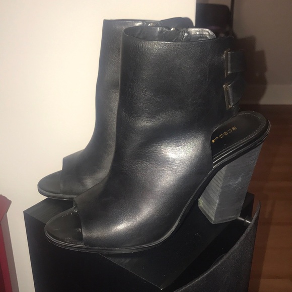 Black BCBG chunky heel peep toe booties - Picture 3 of 7